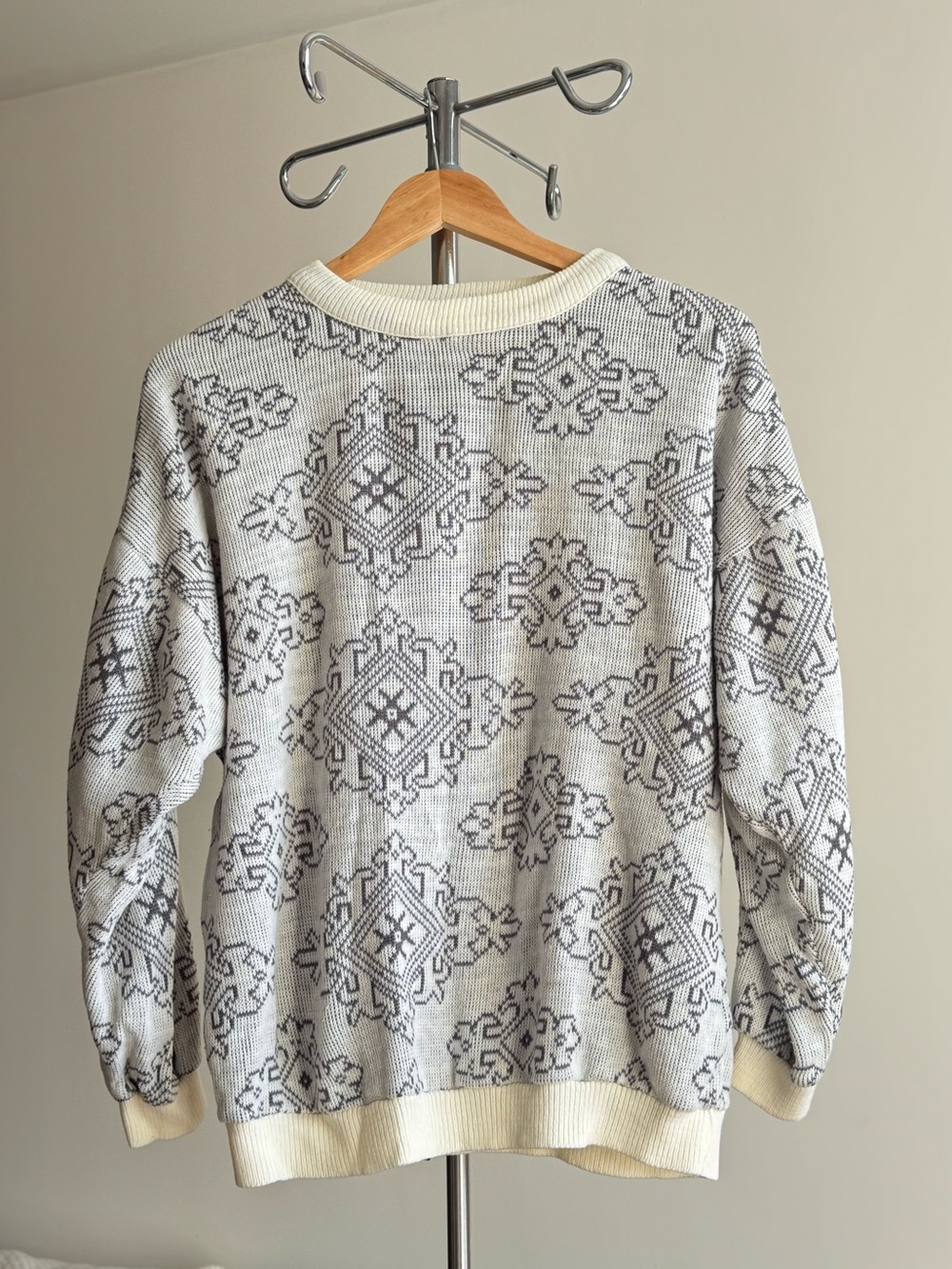 80s Vintage Chunky Light Cream Knit Sweater with Gray & Purple Geometric Pattern